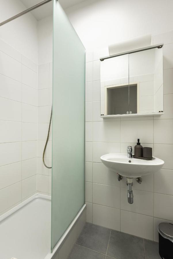 Cozy Apartment Steps Away From Subway Station Vienna Esterno foto