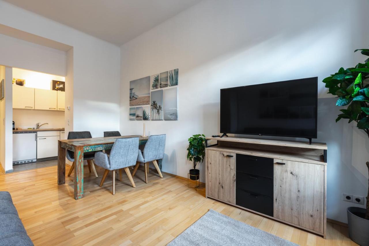 Cozy Apartment Steps Away From Subway Station Vienna Esterno foto