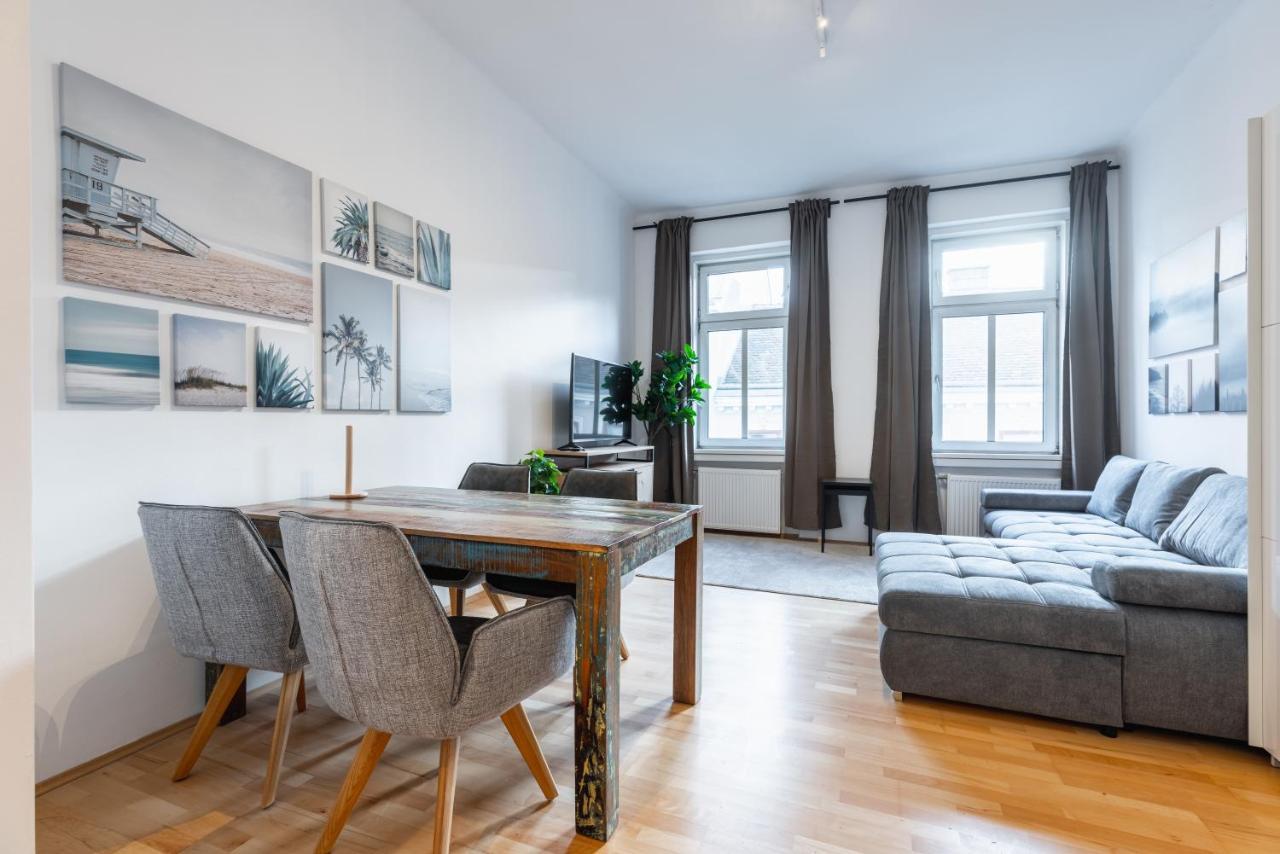 Cozy Apartment Steps Away From Subway Station Vienna Esterno foto
